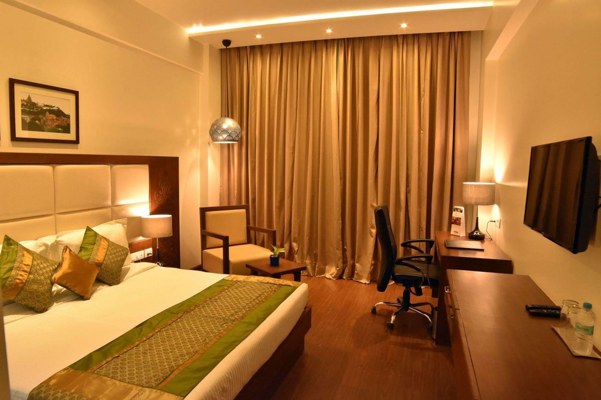 Comfort Inn Donil Vadodara Exterior foto