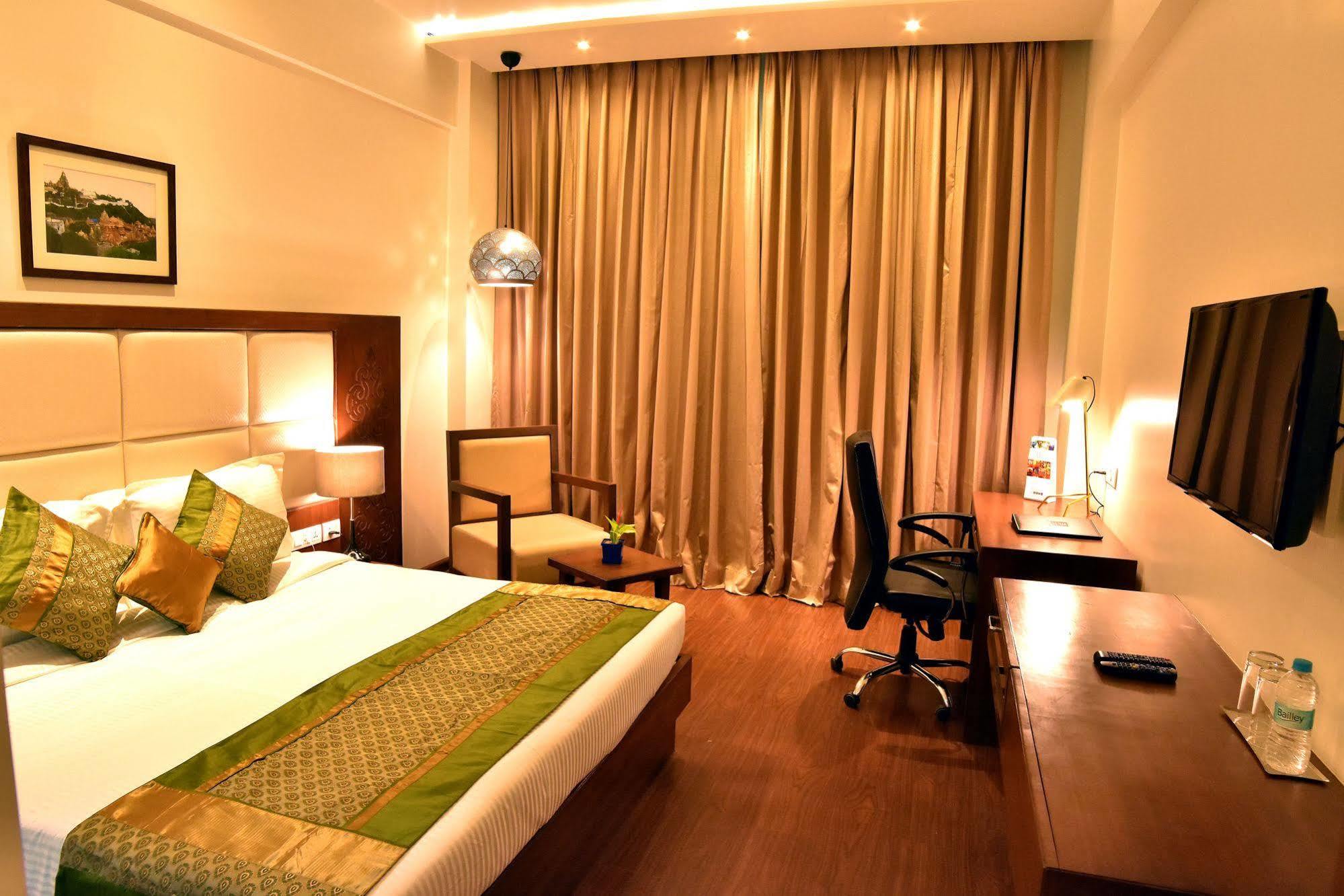 Comfort Inn Donil Vadodara Exterior foto